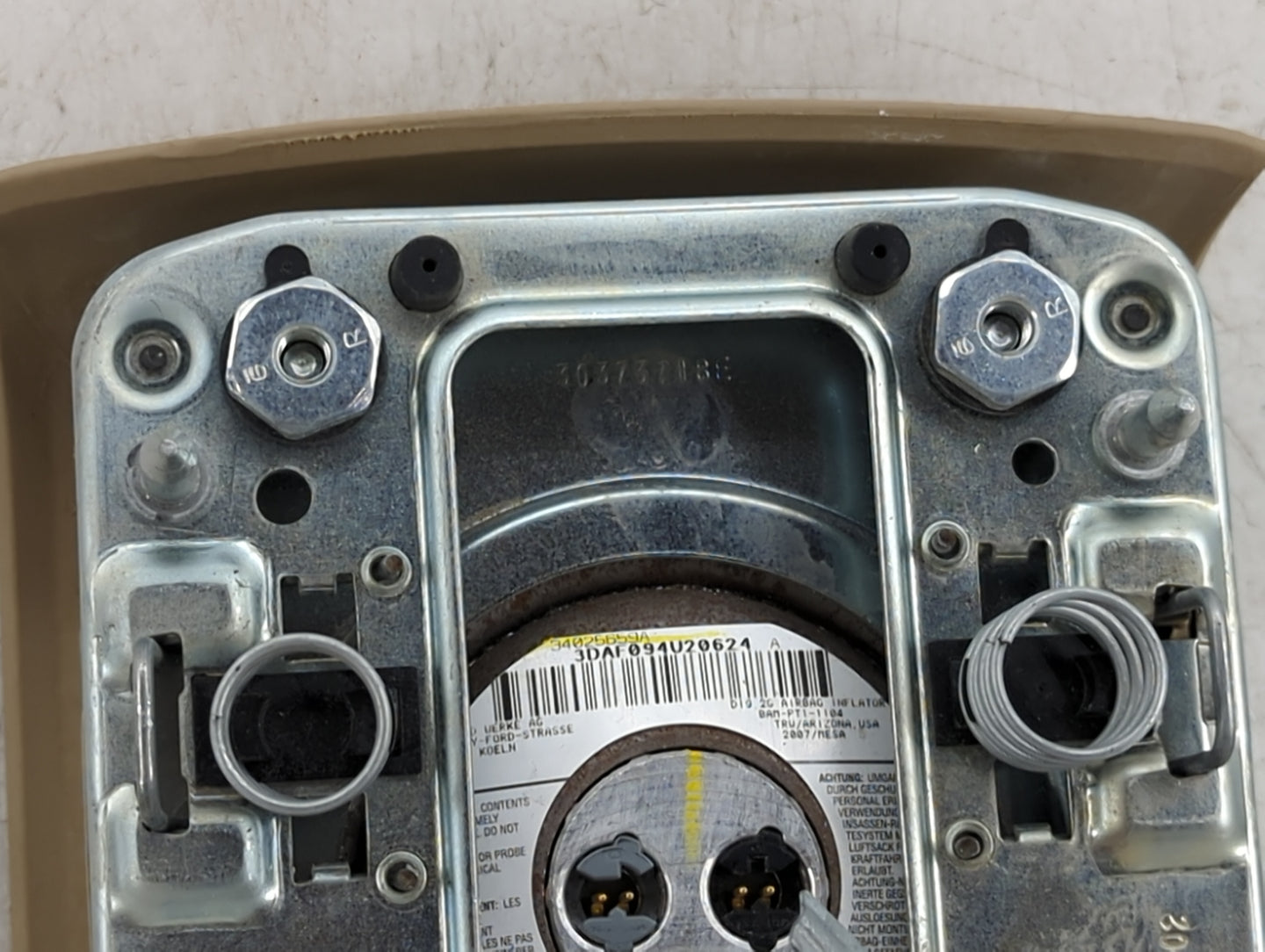 2007 Ford Expedition Air Bag Driver Left Steering Wheel Mounted Tan - Oemusedautoparts1.com