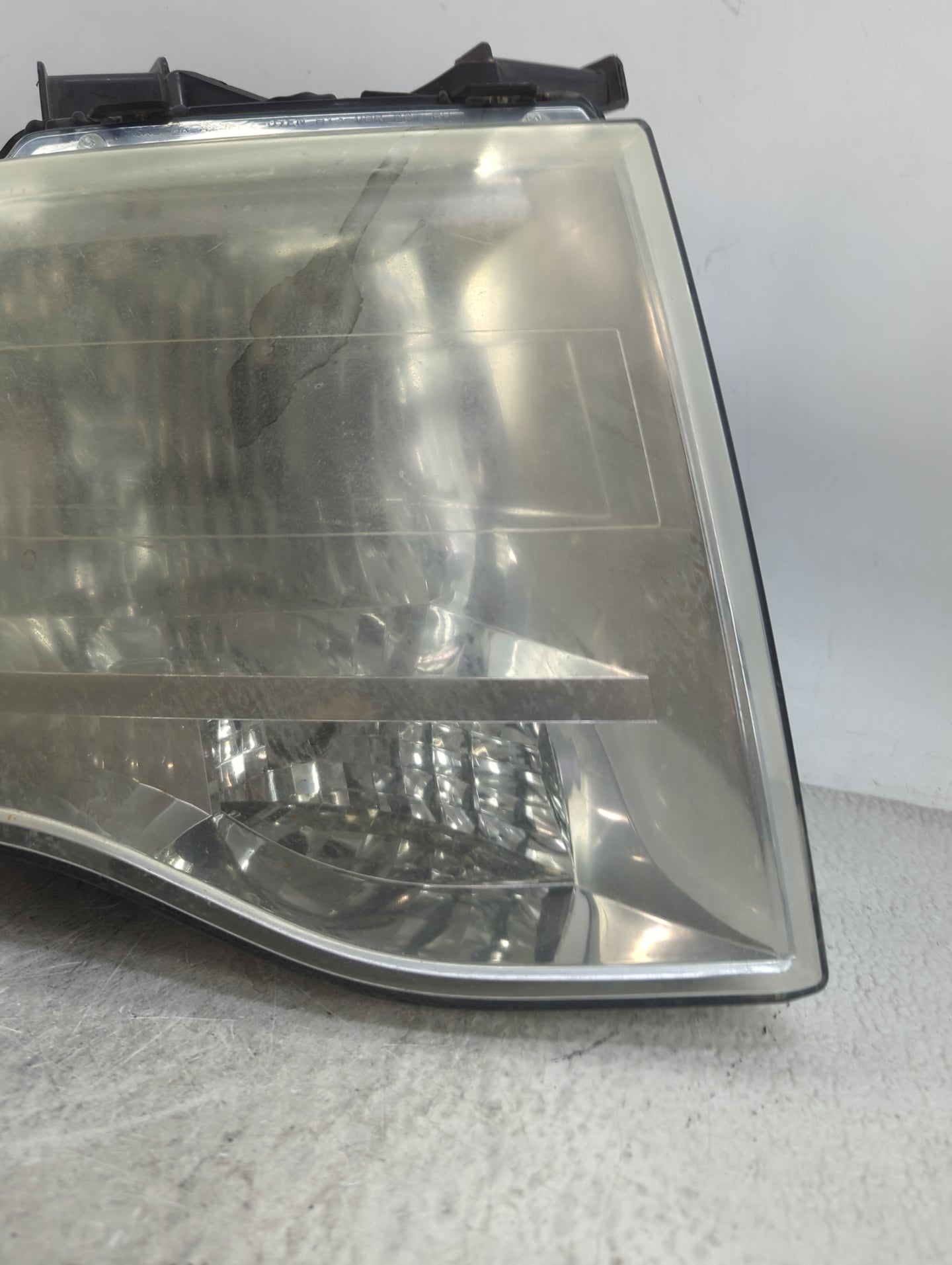 2007 Ford Expedition Passenger Right Oem Head Light Headlight Lamp - Oemusedautoparts1.com