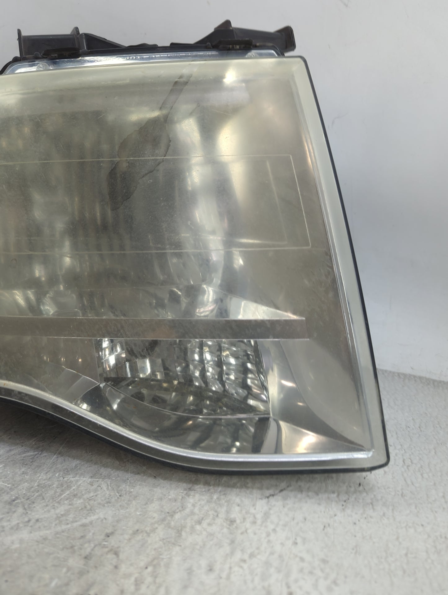2007 Ford Expedition Passenger Right Oem Head Light Headlight Lamp - Oemusedautoparts1.com