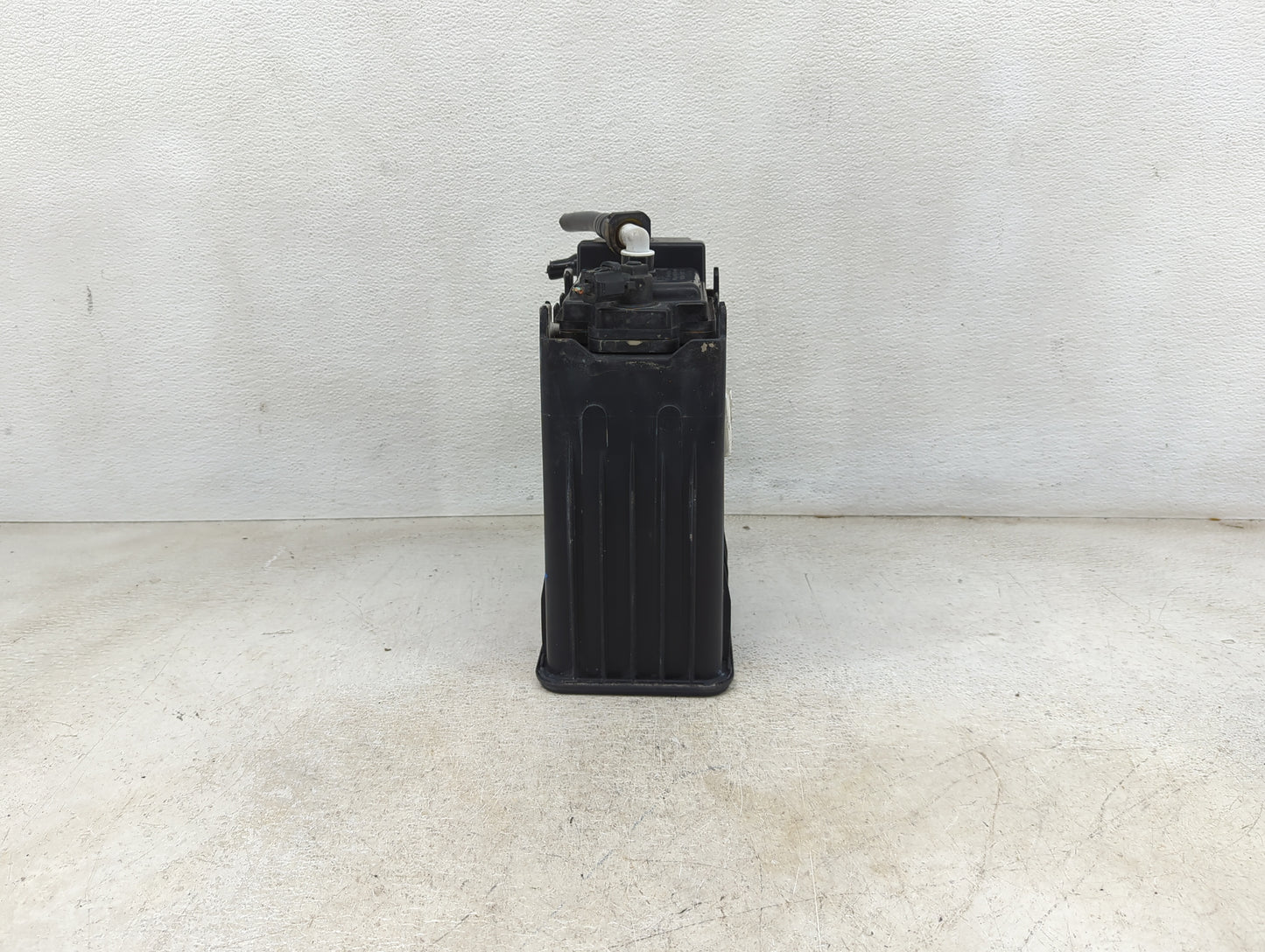 2007 Ford Expedition Fuel Vapor Charcoal Canister - Oemusedautoparts1.com