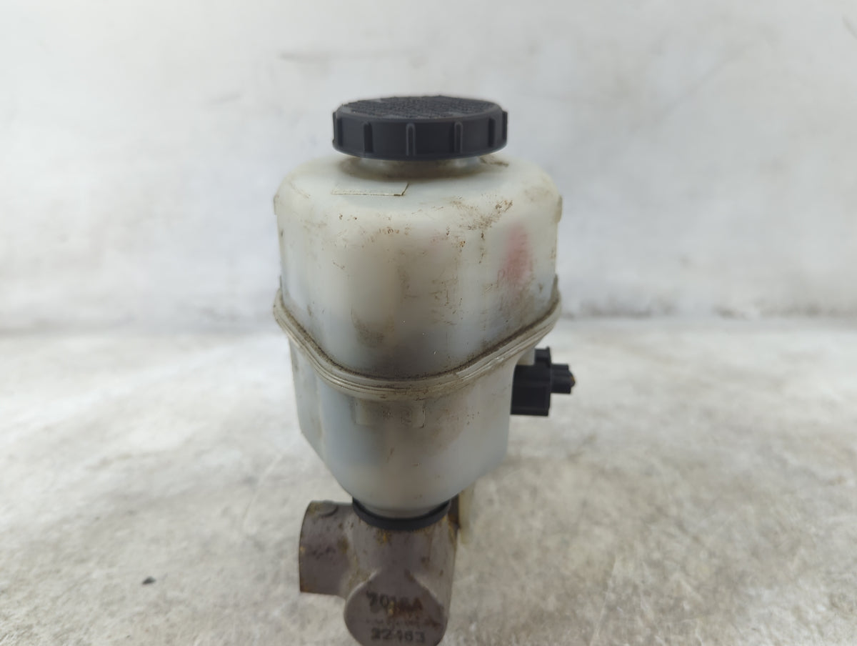 2007 Ford Expedition Brake Master Cylinder 1515829 - Oemusedautoparts1.com