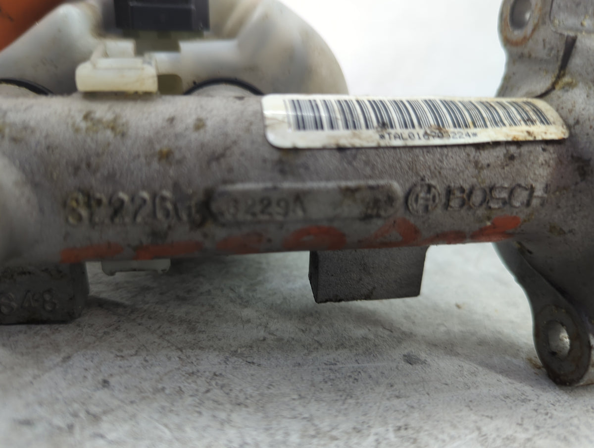 2007 Ford Expedition Brake Master Cylinder 1515829 - Oemusedautoparts1.com