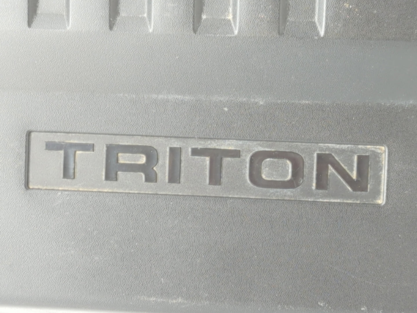 2007 Ford Expedition Engine Cover - Oemusedautoparts1.com