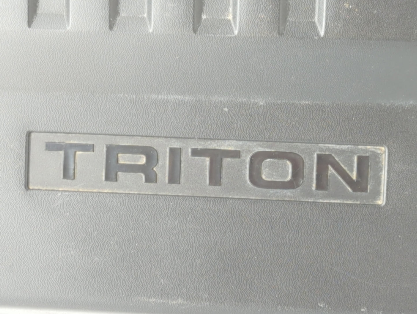 2007 Ford Expedition Engine Cover - Oemusedautoparts1.com