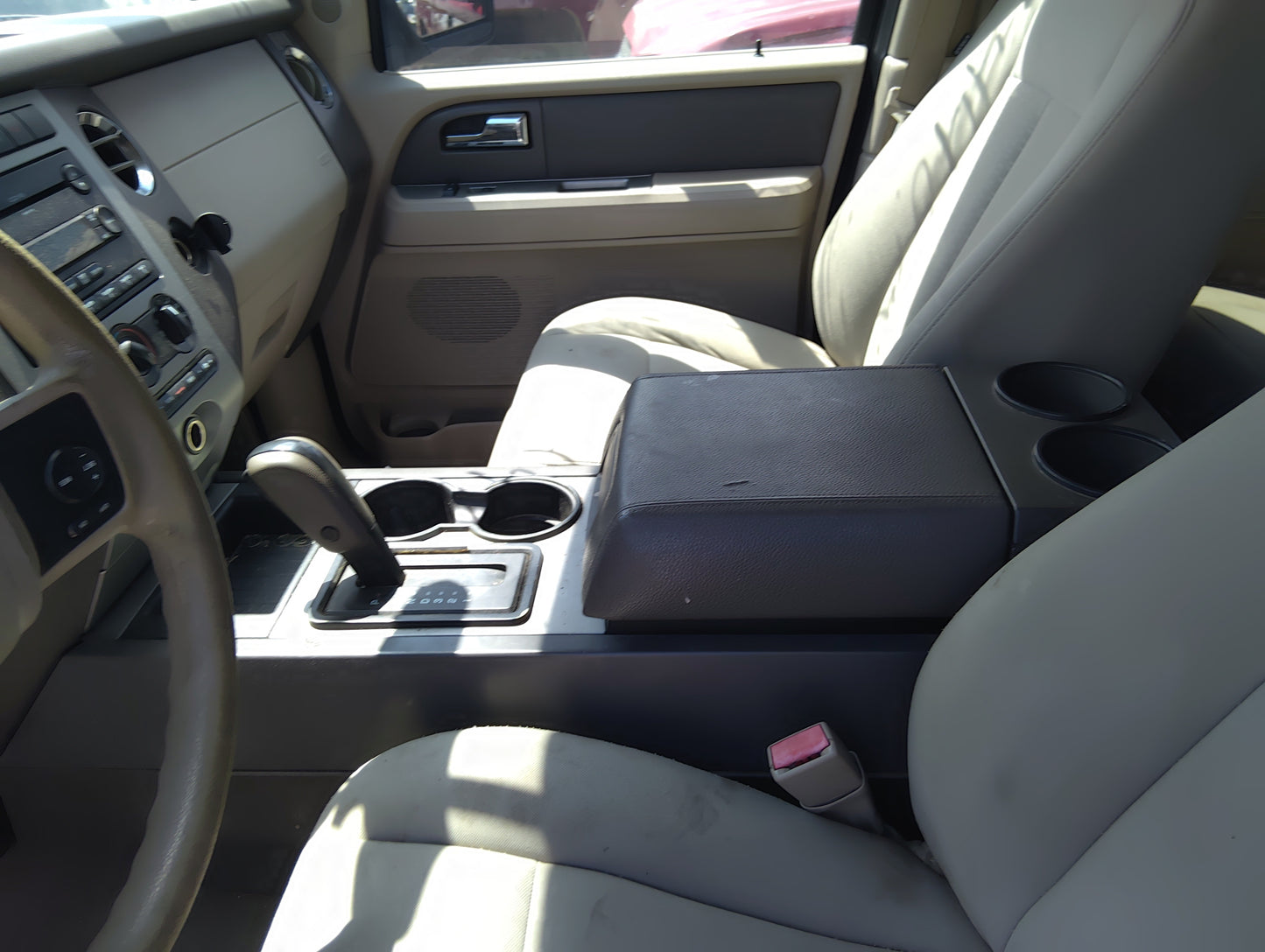 2007-2008 Ford Expedition Center Floor Console Fits Fits 2007 2008 OEM Used Auto Parts - Oemusedautoparts1.com
