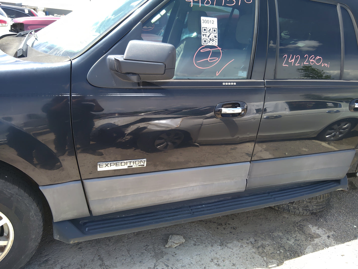 2007 Ford Expedition Driver Front Door Oem 5029076 - Oemusedautoparts1.com