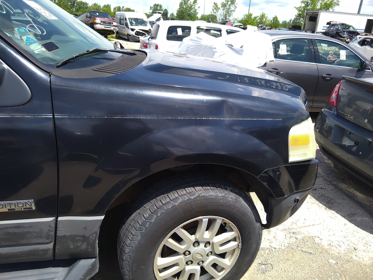 2007 Ford Expedition Passenger Fender 5029078 - Oemusedautoparts1.com