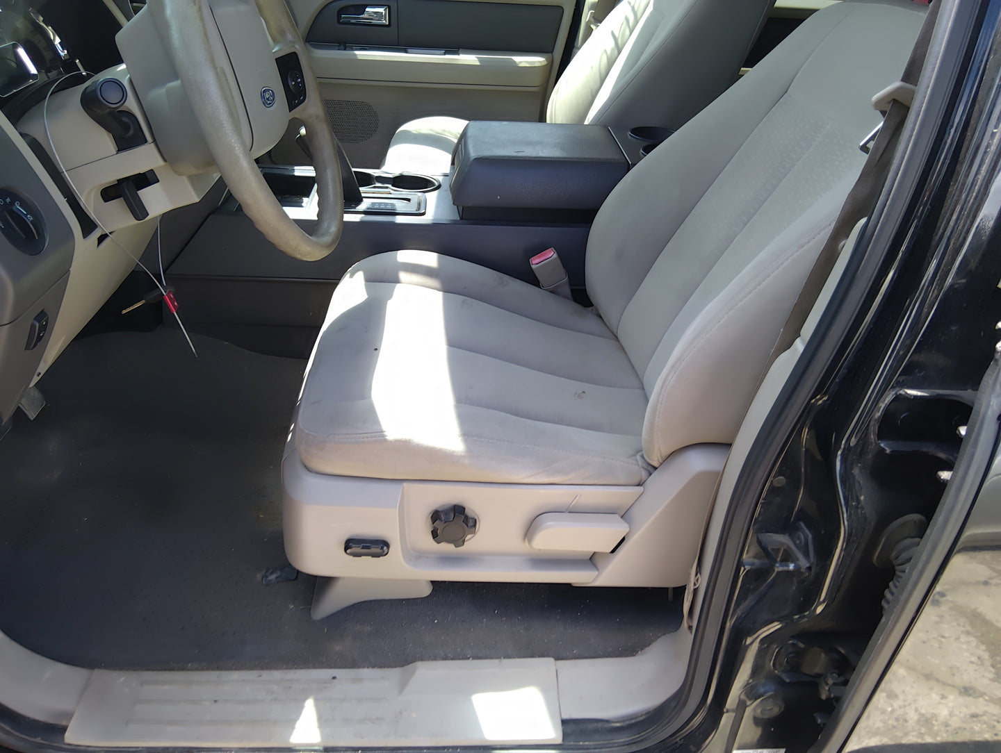 2007-2009 Ford Expedition Driver Front Seat Oem 5029111 - Oemusedautoparts1.com