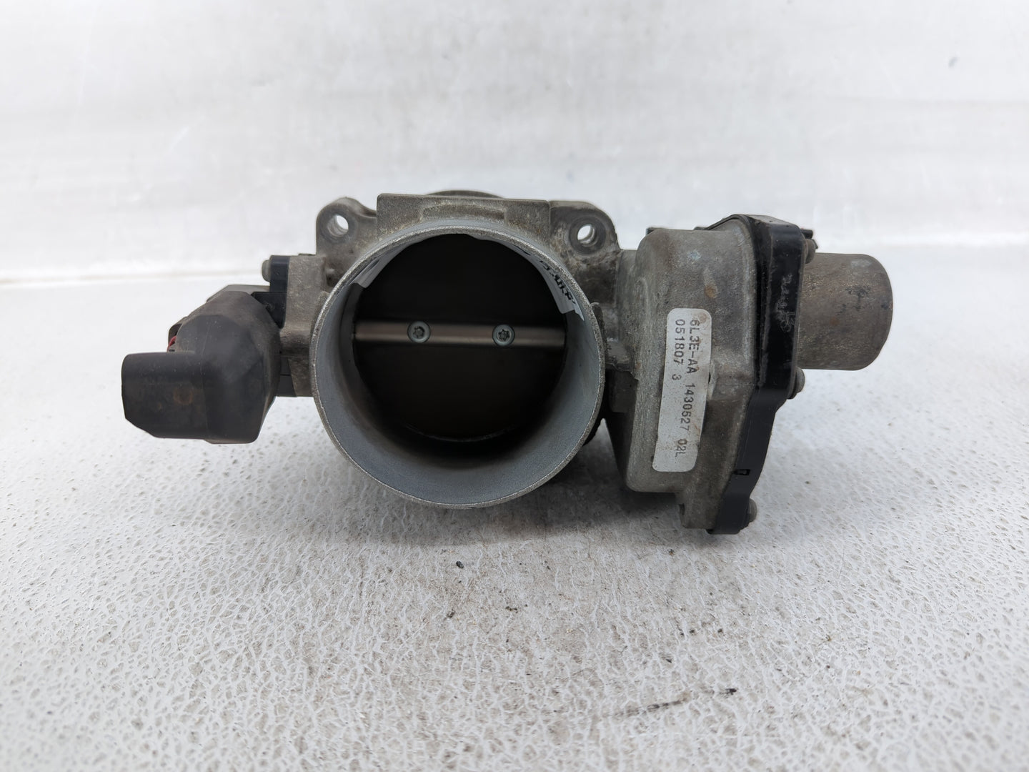 2007 Ford Expedition Throttle Body P/N:6L3E-AA Fits Fits 2004 2005 2006 2008 2009 2010 OEM Used Auto Parts - Oemusedautopart