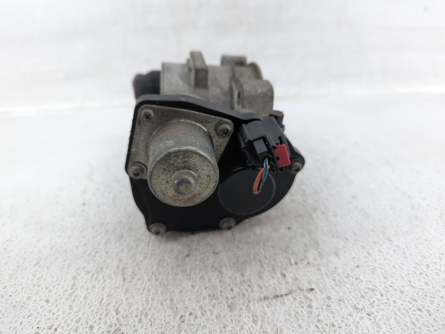 2007 Ford Expedition Throttle Body P/N:6L3E-AA Fits Fits 2004 2005 2006 2008 2009 2010 OEM Used Auto Parts - Oemusedautopart