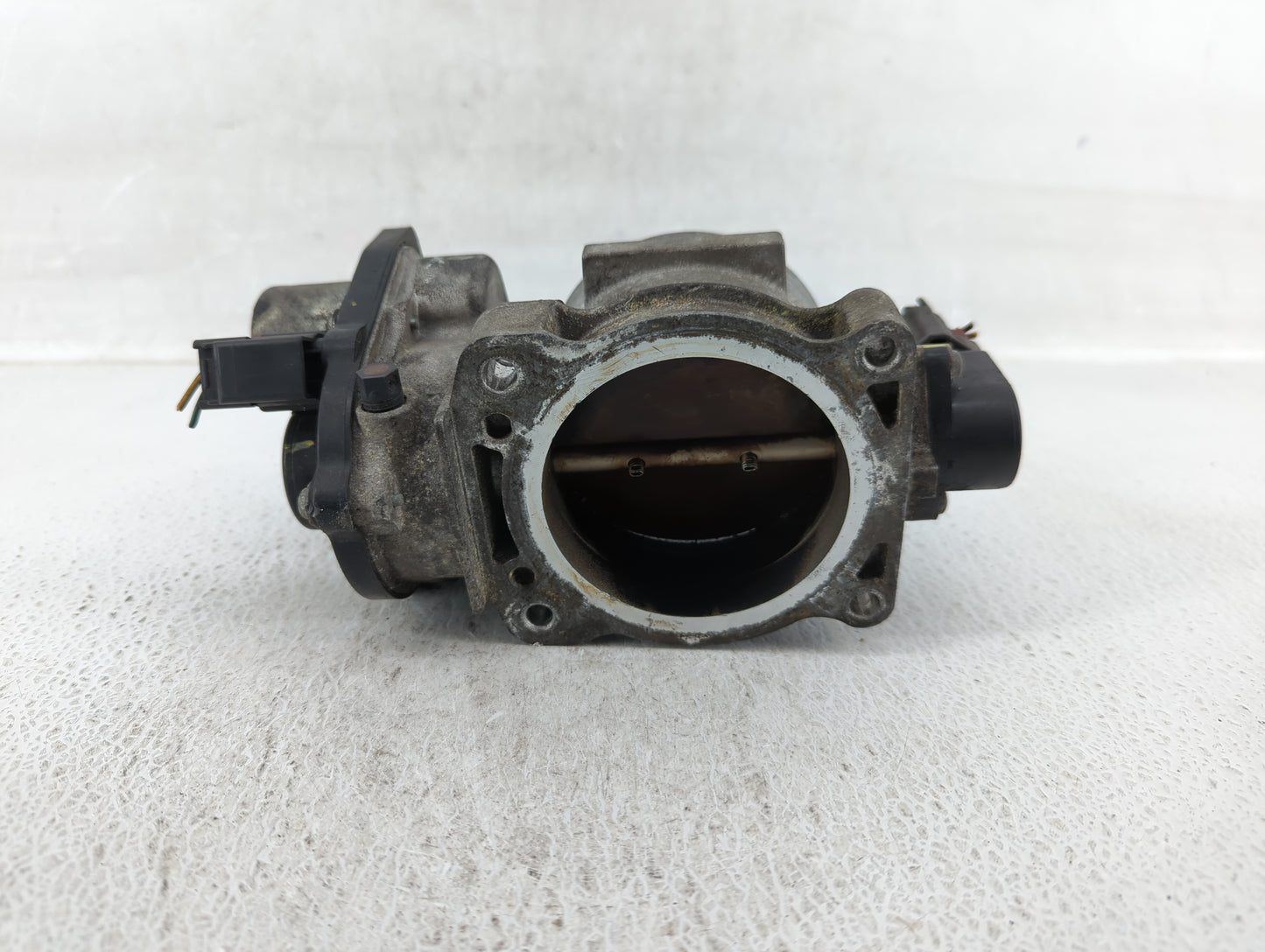 2007 Ford Expedition Throttle Body P/N:6L3E-AA Fits Fits 2004 2005 2006 2008 2009 2010 OEM Used Auto Parts - Oemusedautopart