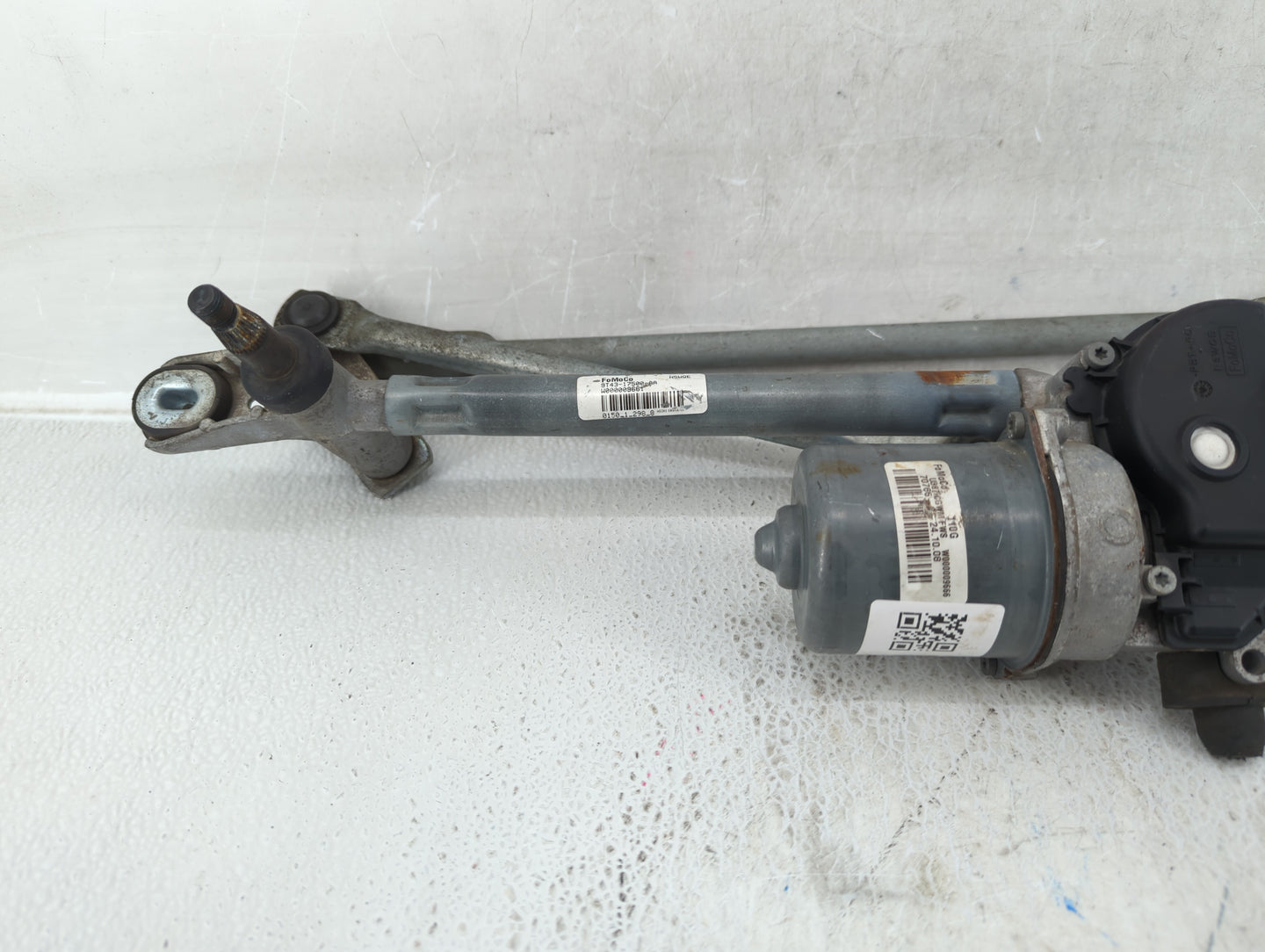 2007 Ford Expedition Front Windshield Wiper Motor P/N:W000009666 Fits Fits 2002 2003 2004 2005 2006 OEM Used Auto Parts - Oe