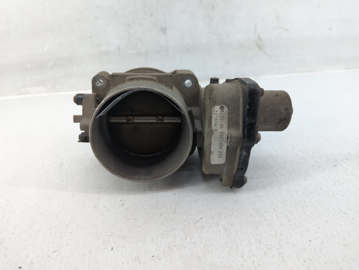 2007 Ford Expedition Throttle Body P/N:8L3E-AD 8L3E-9F991-BA, 6L3E-AA Fits Fits 2004 2005 2006 2008 2009 2010 OEM Used Auto 