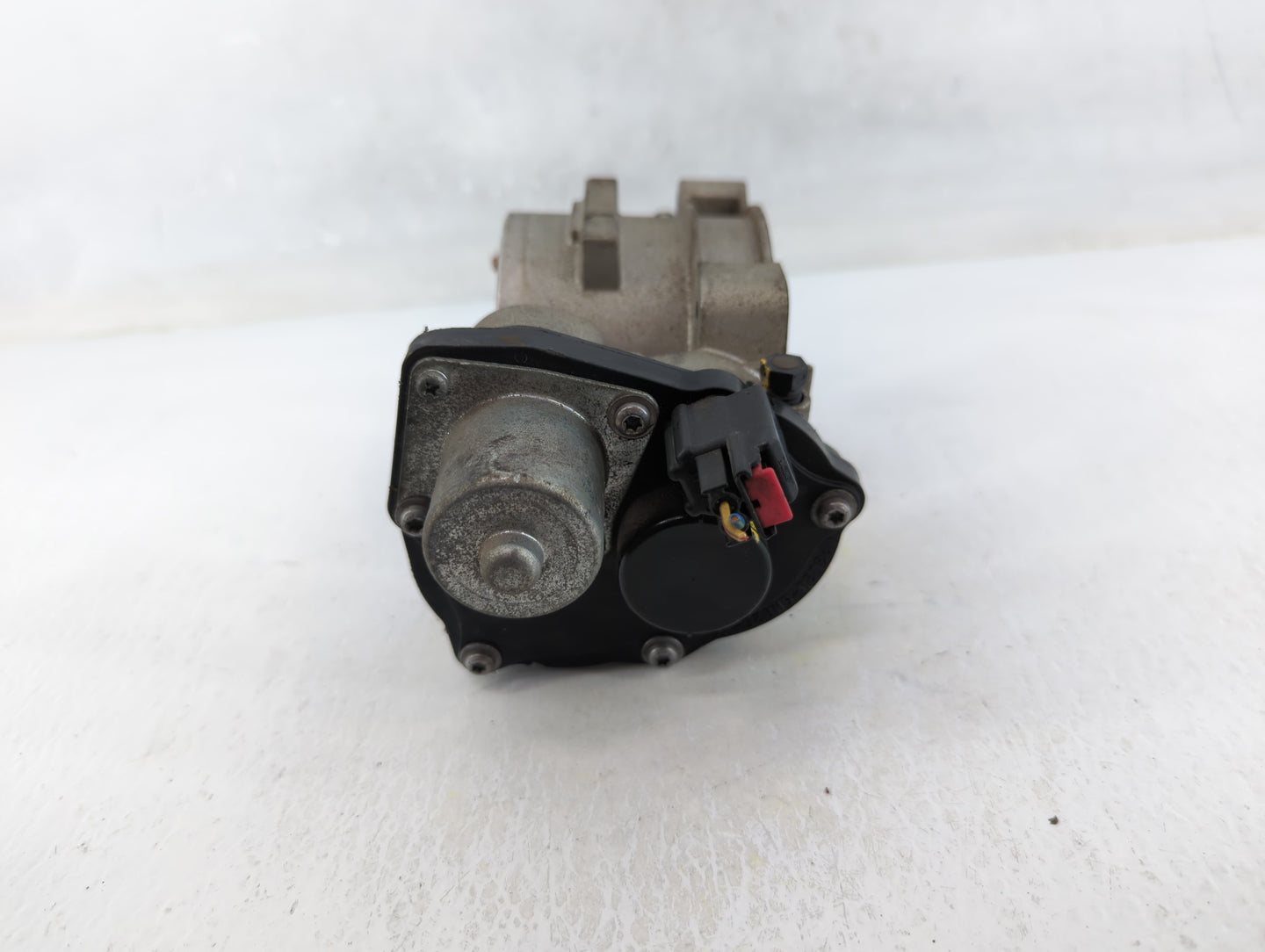 2007 Ford Expedition Throttle Body P/N:6L3E-AA Fits Fits 2004 2005 2006 2008 2009 2010 OEM Used Auto Parts - Oemusedautopart