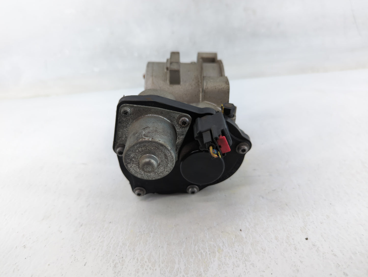 2007 Ford Expedition Throttle Body P/N:6L3E-AA Fits Fits 2004 2005 2006 2008 2009 2010 OEM Used Auto Parts - Oemusedautopart