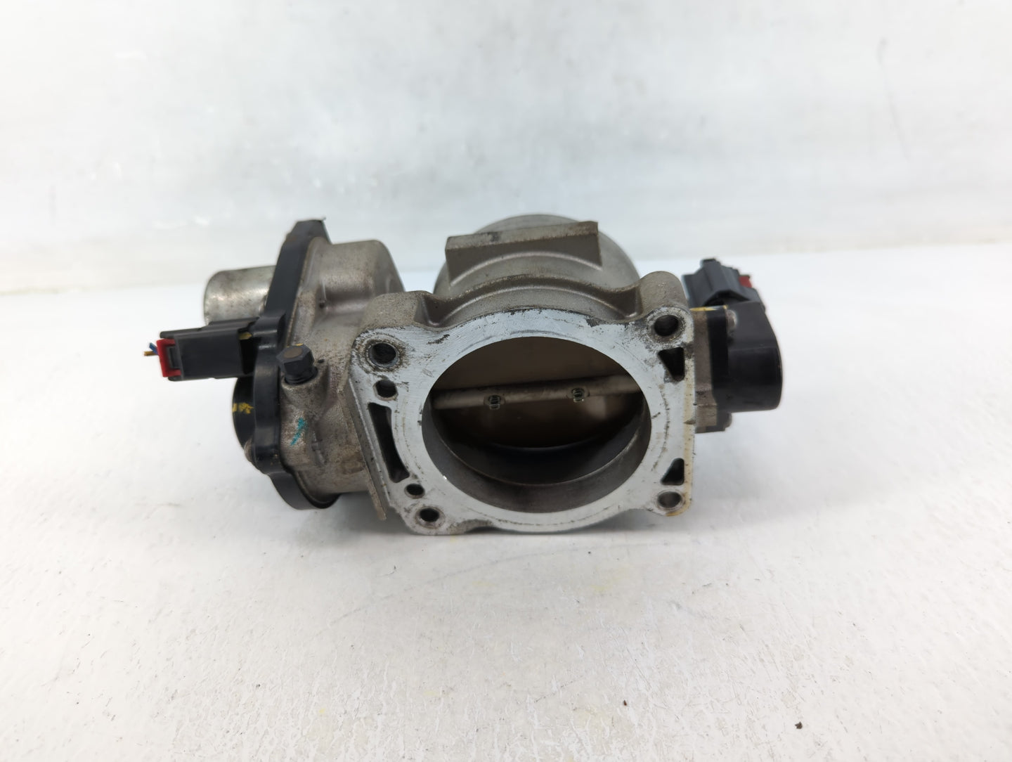 2007 Ford Expedition Throttle Body P/N:6L3E-AA Fits Fits 2004 2005 2006 2008 2009 2010 OEM Used Auto Parts - Oemusedautopart