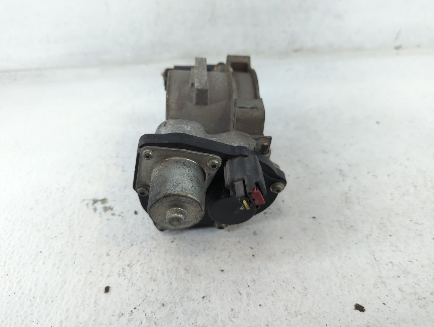 2007 Ford Expedition Throttle Body P/N:032907 2 1385860 02L, 6L3E-AA Fits Fits 2004 2005 2006 2008 2009 2010 OEM Used Auto P