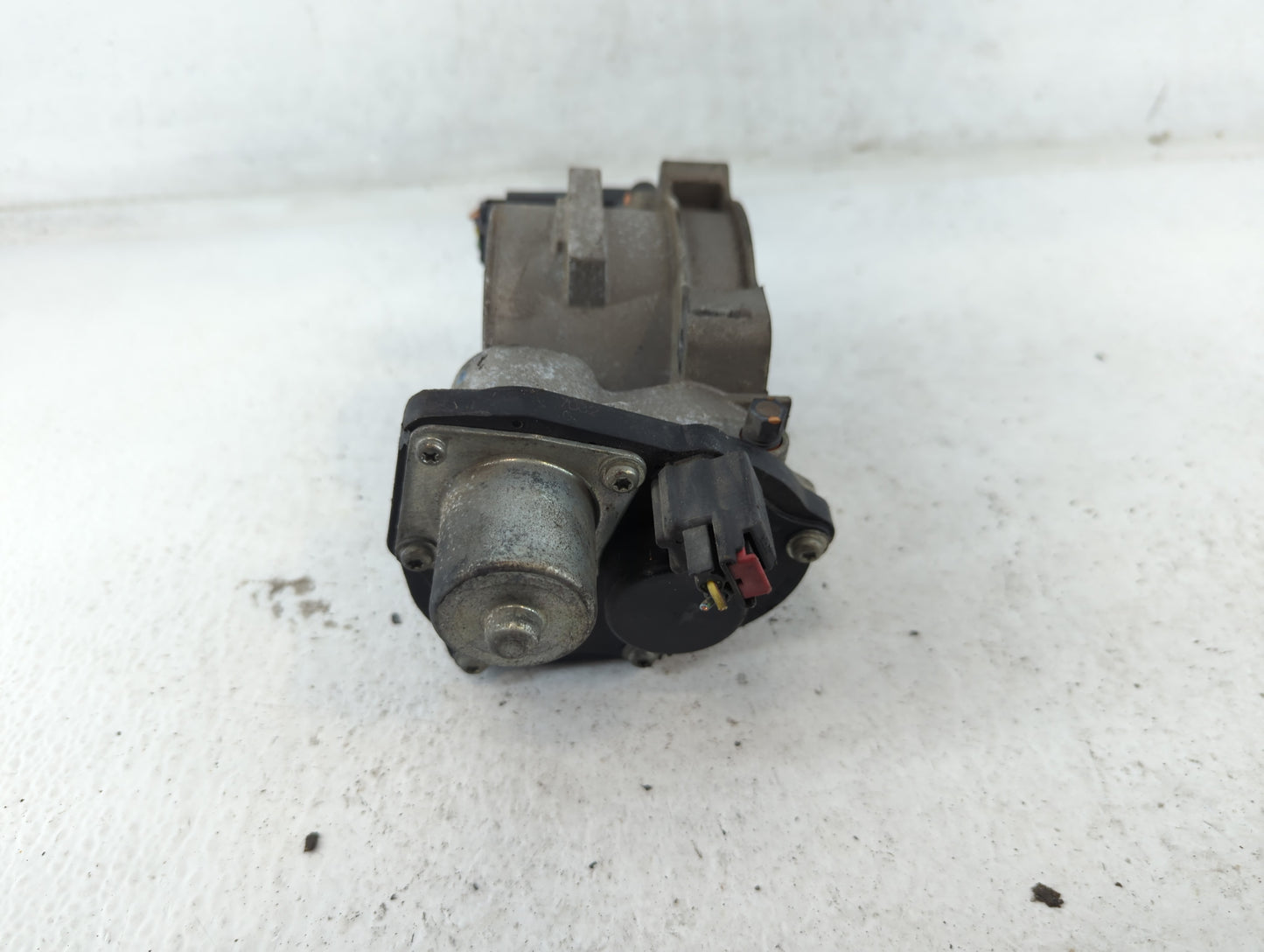 2007 Ford Expedition Throttle Body P/N:032907 2 1385860 02L, 6L3E-AA Fits Fits 2004 2005 2006 2008 2009 2010 OEM Used Auto P