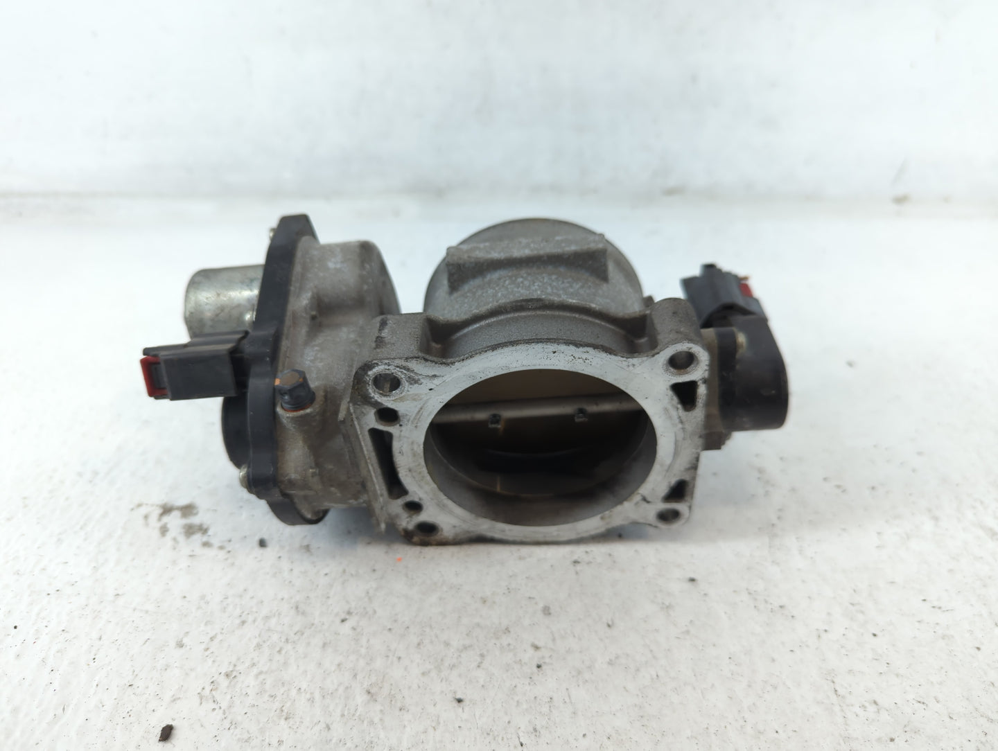 2007 Ford Expedition Throttle Body P/N:032907 2 1385860 02L, 6L3E-AA Fits Fits 2004 2005 2006 2008 2009 2010 OEM Used Auto P