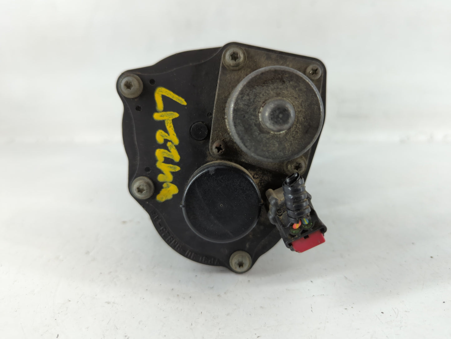 2007 Ford Expedition Throttle Body P/N:020206 2 1080149 02R, 6L3E-AA Fits Fits 2004 2005 2006 2008 2009 2010 OEM Used Auto P