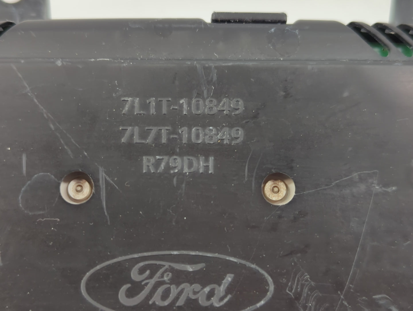 2007-2008 Ford Expedition Instrument Cluster Speedometer Gauges P/N:7L1T-10849 Miles: Fits Fits 2007 2008 OEM Used Auto Part