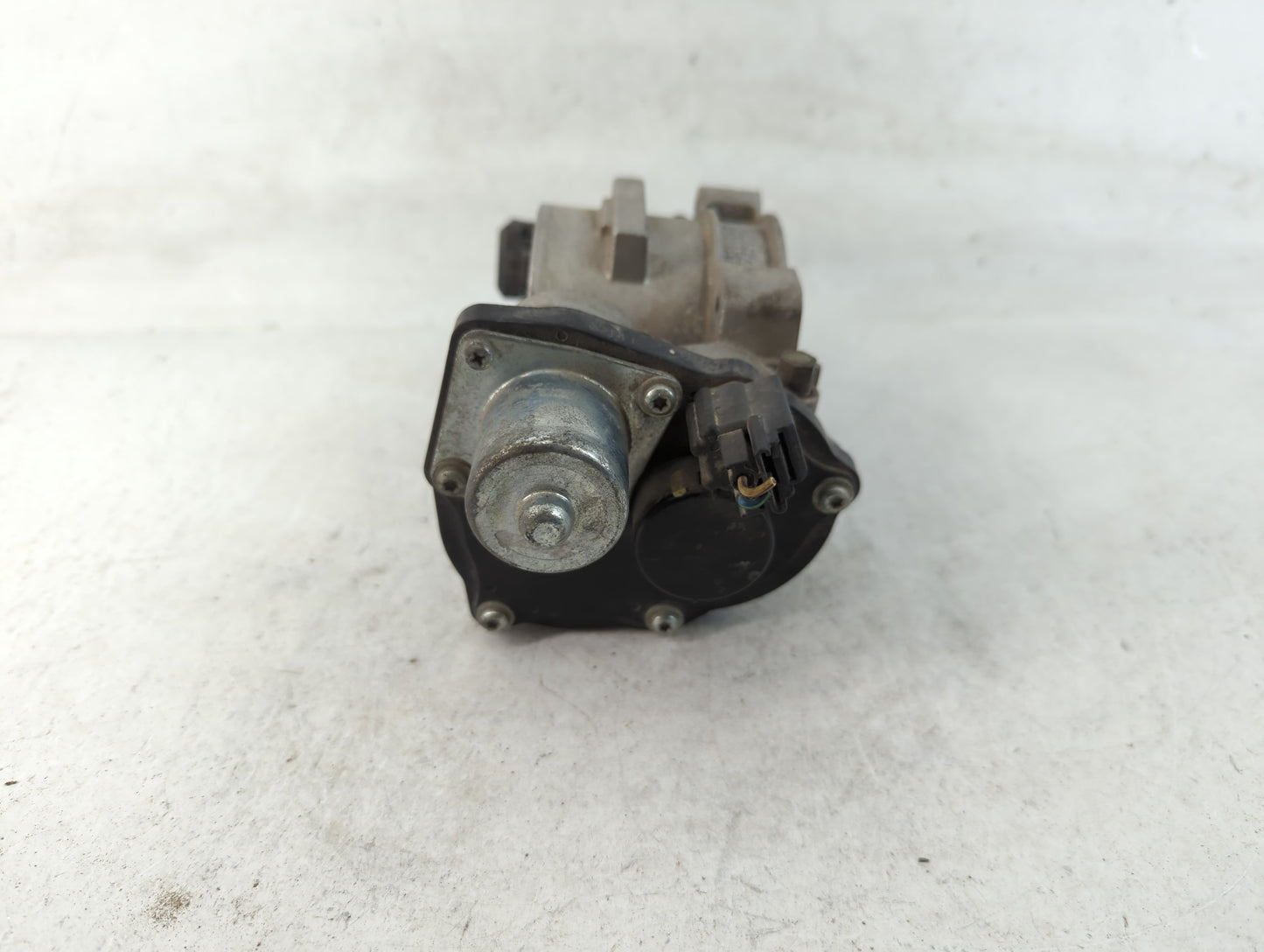 2007 Ford Expedition Throttle Body P/N:090706 1500404, 6L3E-AA Fits Fits 2004 2005 2006 2008 2009 2010 OEM Used Auto Parts -