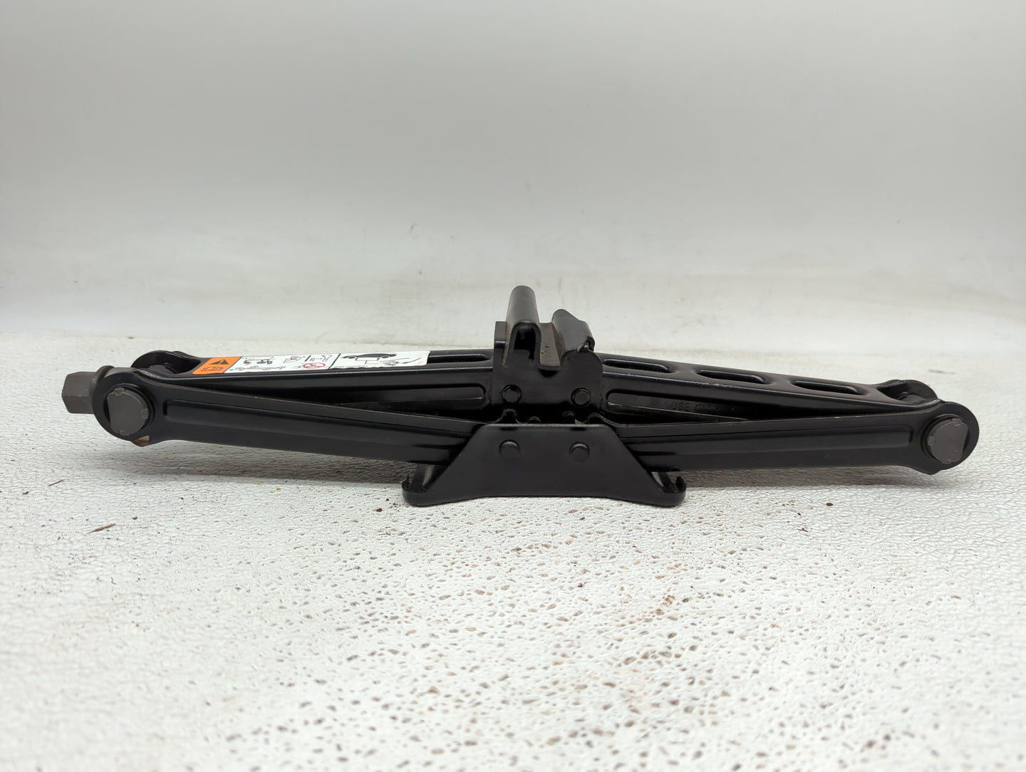 2007 Ford Explorer Spare Scissor Car Jack - Oemusedautoparts1.com