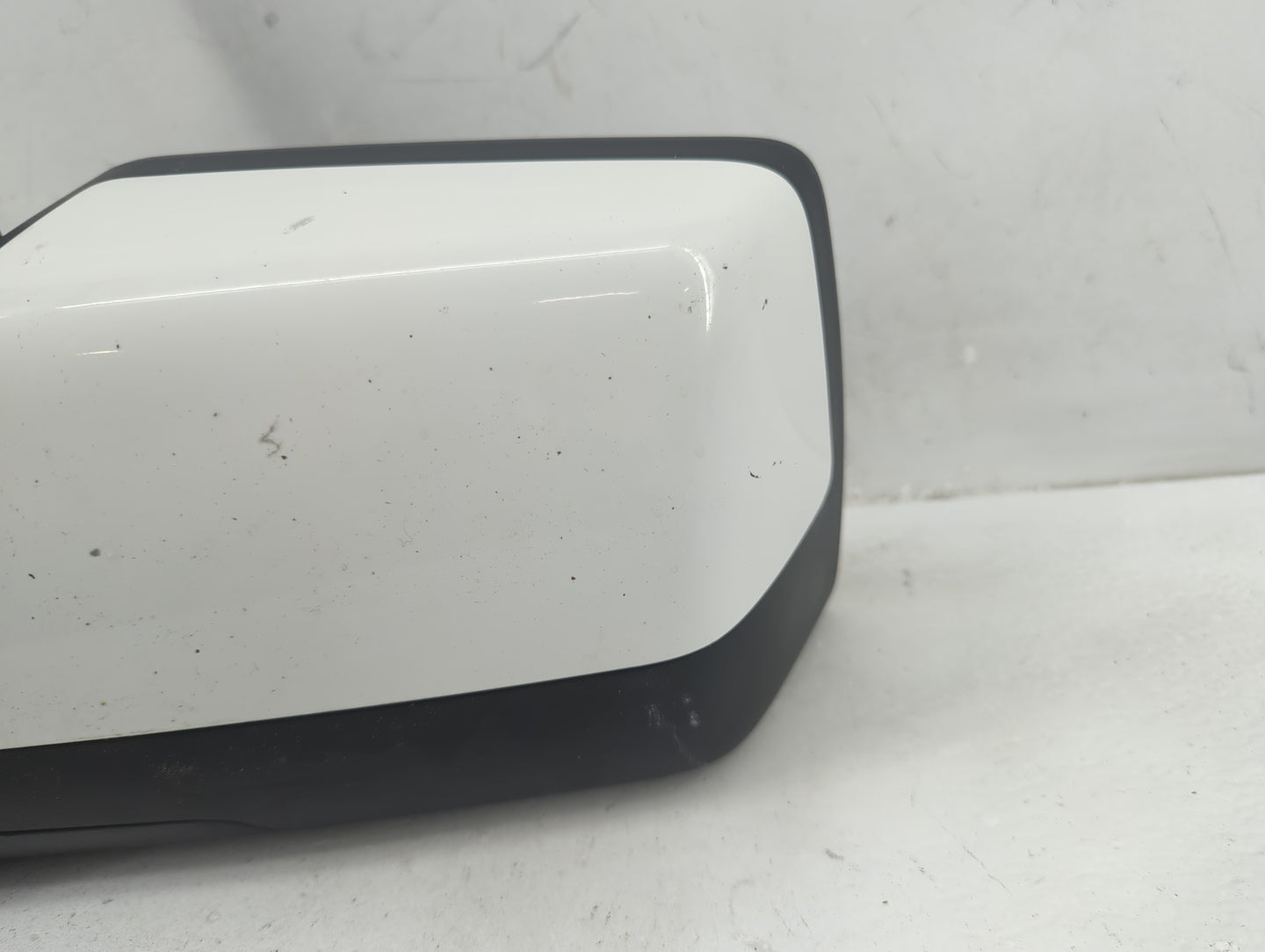 2006-2010 Ford Explorer Driver Side View Mirror - Left Door Mirror OEM Used - Oemusedautoparts1.com