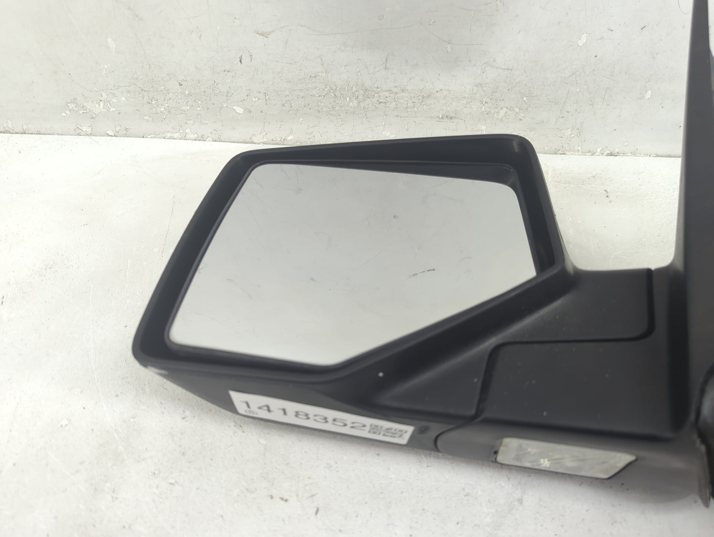 2006-2010 Ford Explorer Driver Side View Mirror - Left Door Mirror OEM Used - Oemusedautoparts1.com