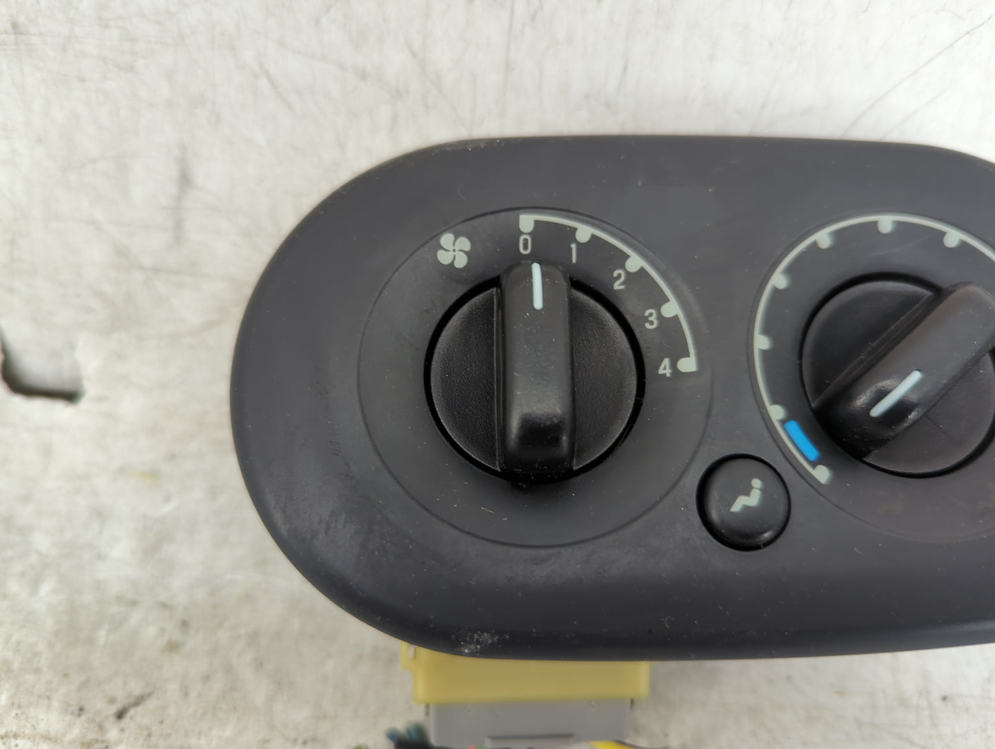 2002-2010 Ford Explorer Climate Control Module Temperature AC/Heater Replacement Fits OEM Used Auto Parts - Oemusedautoparts