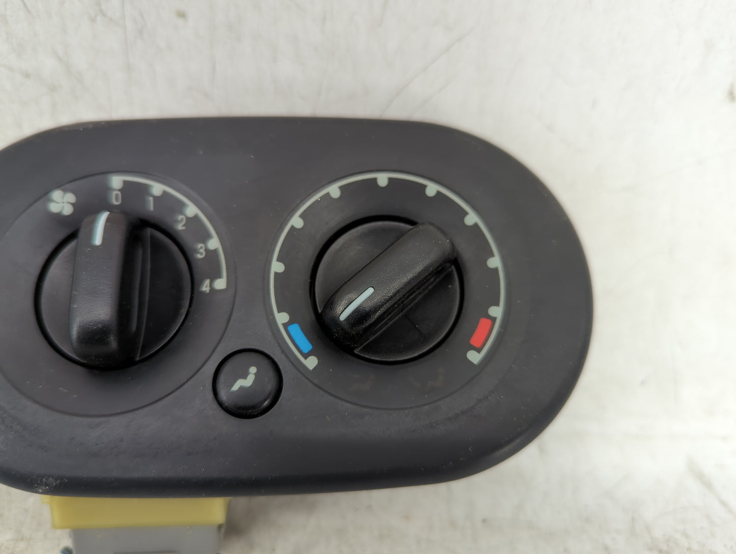 2002-2010 Ford Explorer Climate Control Module Temperature AC/Heater Replacement Fits OEM Used Auto Parts - Oemusedautoparts