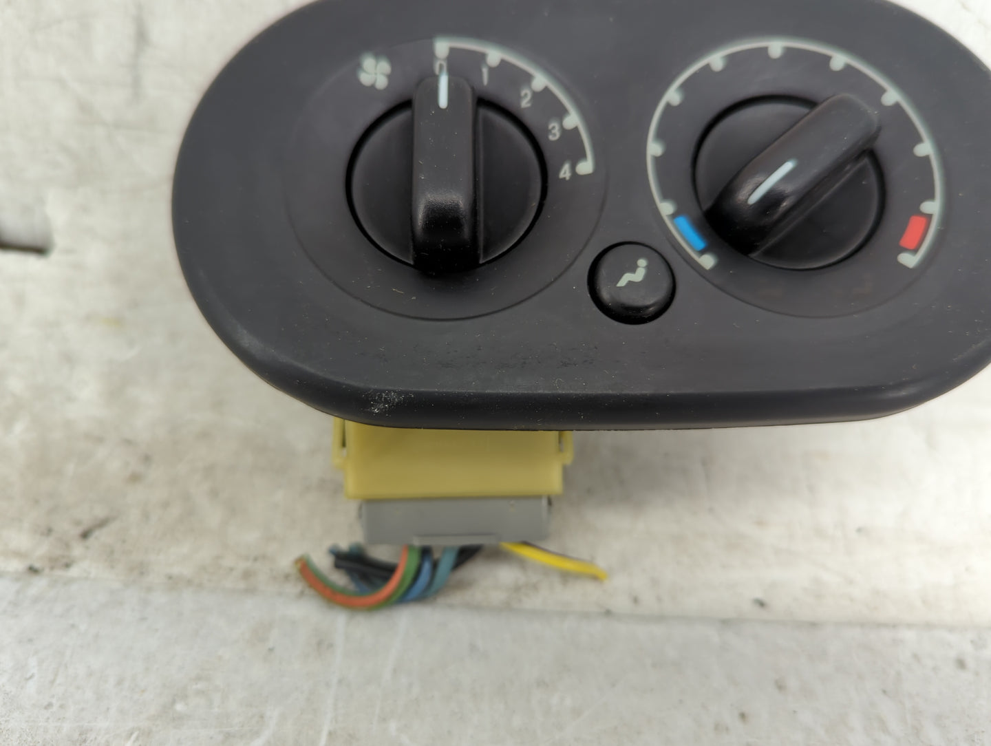 2002-2010 Ford Explorer Climate Control Module Temperature AC/Heater Replacement Fits OEM Used Auto Parts - Oemusedautoparts