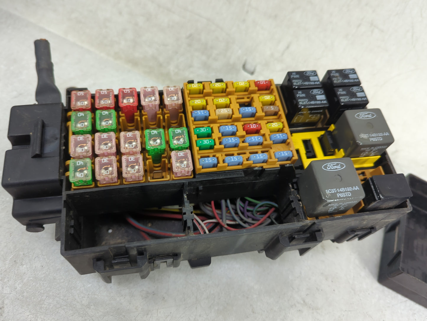 2002-2010 Ford Explorer Fusebox Fuse Box Panel Relay Module P/N:2L5T-14A075-AA GL2T-14A003-BA Fits OEM Used Auto Parts - Oem