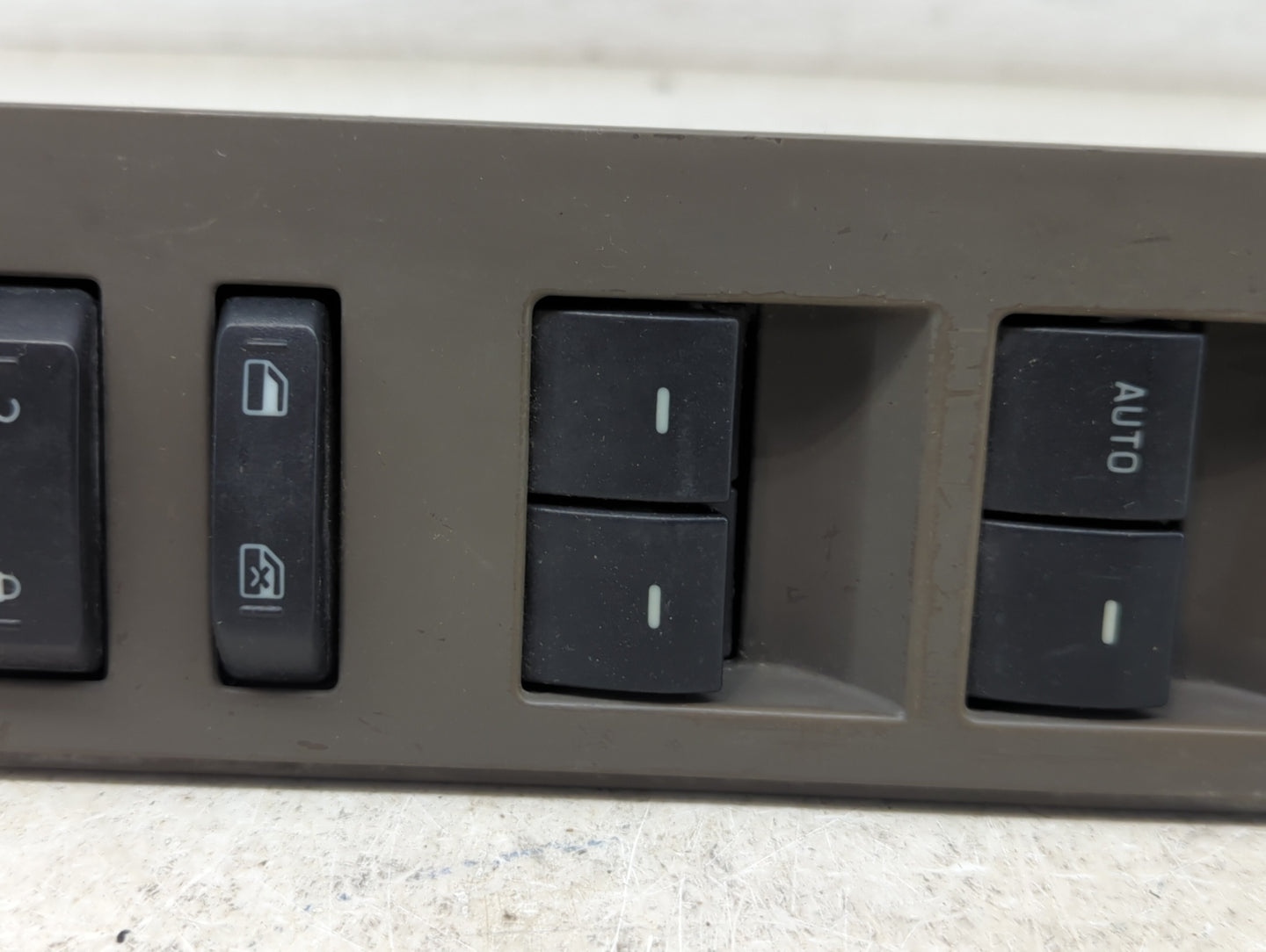 2006-2007 Ford Explorer Master Power Window Switch Replacement Driver Side Left P/N:7L2T-14540-AAW 7L2T-11540-AAW Fits OEM U
