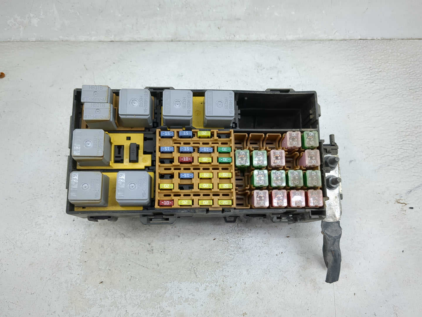 2007 Ford Explorer Fusebox Fuse Box Panel Relay Module P/N:2L5T-14A075-AA 7L2T-14B476-AL Fits OEM Used Auto Parts - Oemuseda