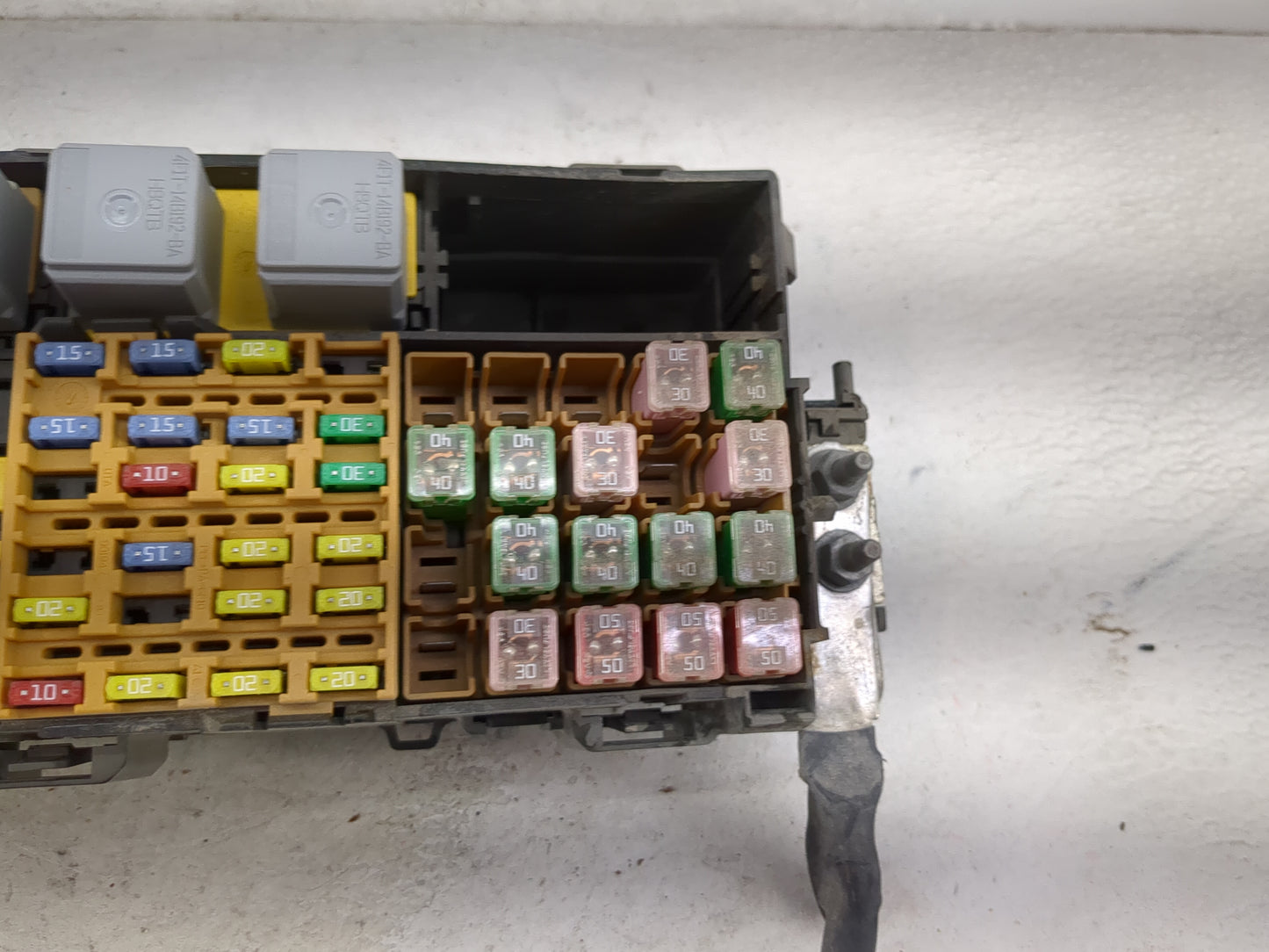 2007 Ford Explorer Fusebox Fuse Box Panel Relay Module P/N:2L5T-14A075-AA 7L2T-14B476-AL Fits OEM Used Auto Parts - Oemuseda