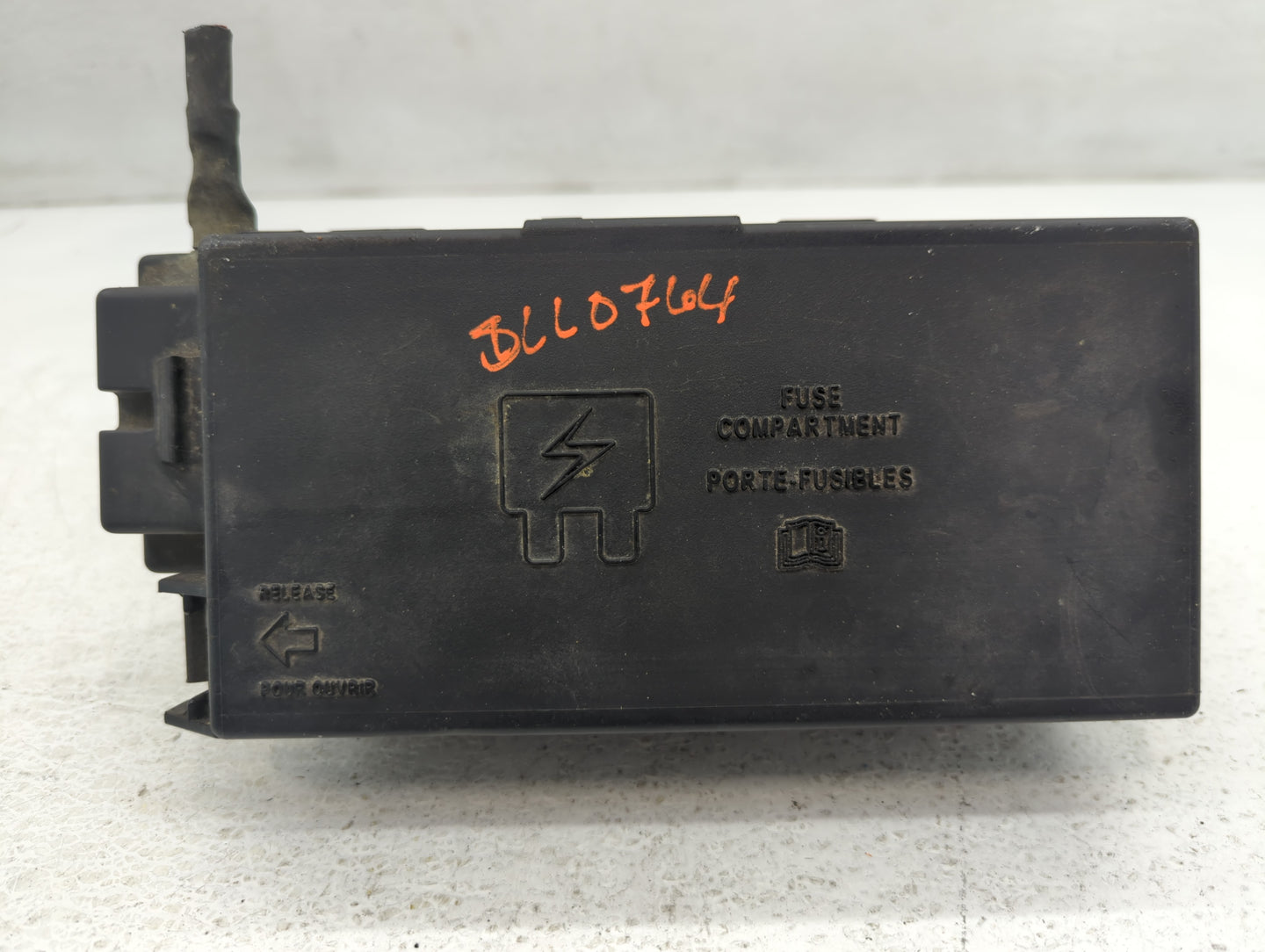 2002-2010 Ford Explorer Fusebox Fuse Box Panel Relay Module P/N:2L5T-14A075-AA Fits OEM Used Auto Parts - Oemusedautoparts1.