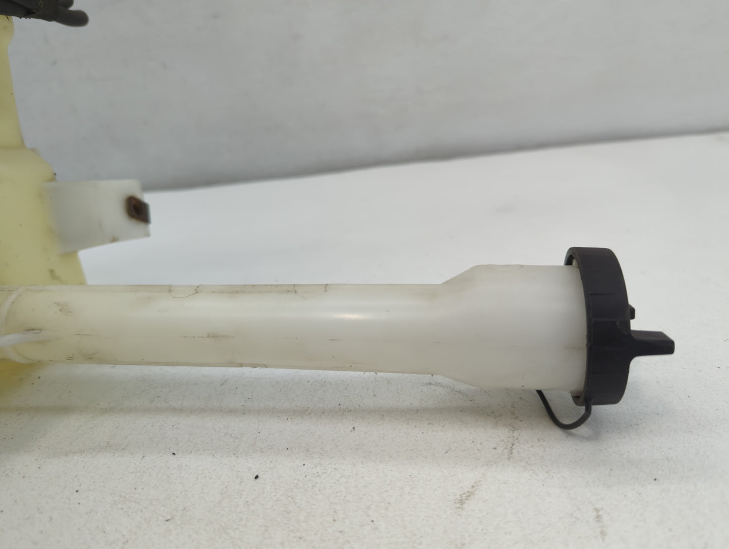 2002-2010 Ford Explorer Windshield Washer Fluid Reservoir Bottle Oem - Oemusedautoparts1.com