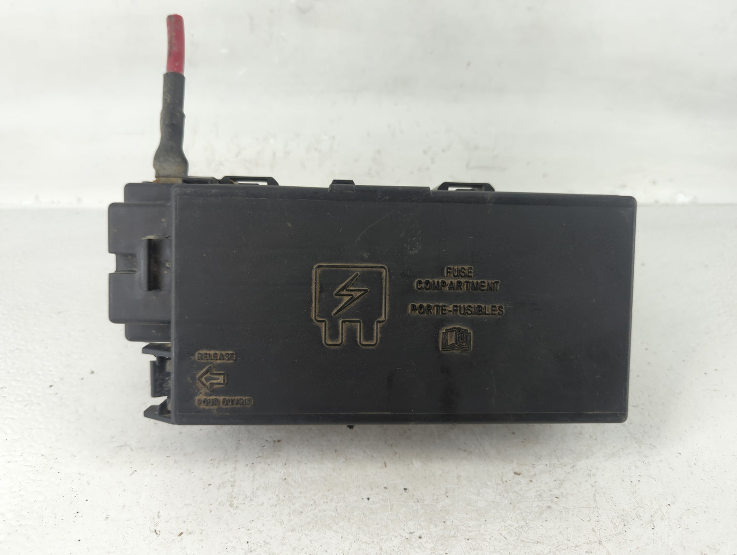 2007-2008 Ford Explorer Fusebox Fuse Box Panel Relay Module P/N:1572951 Fits Fits 2007 2008 OEM Used Auto Parts - Oemusedaut