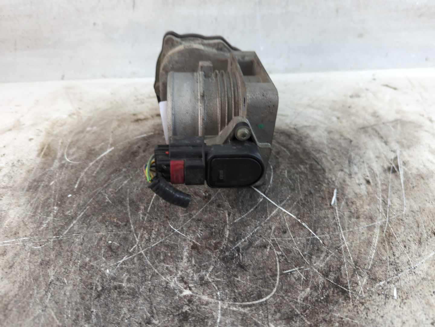 2004-2010 Ford Explorer Throttle Body P/N:042506 3 6R3E-AA Fits OEM Used Auto Parts - Oemusedautoparts1.com
