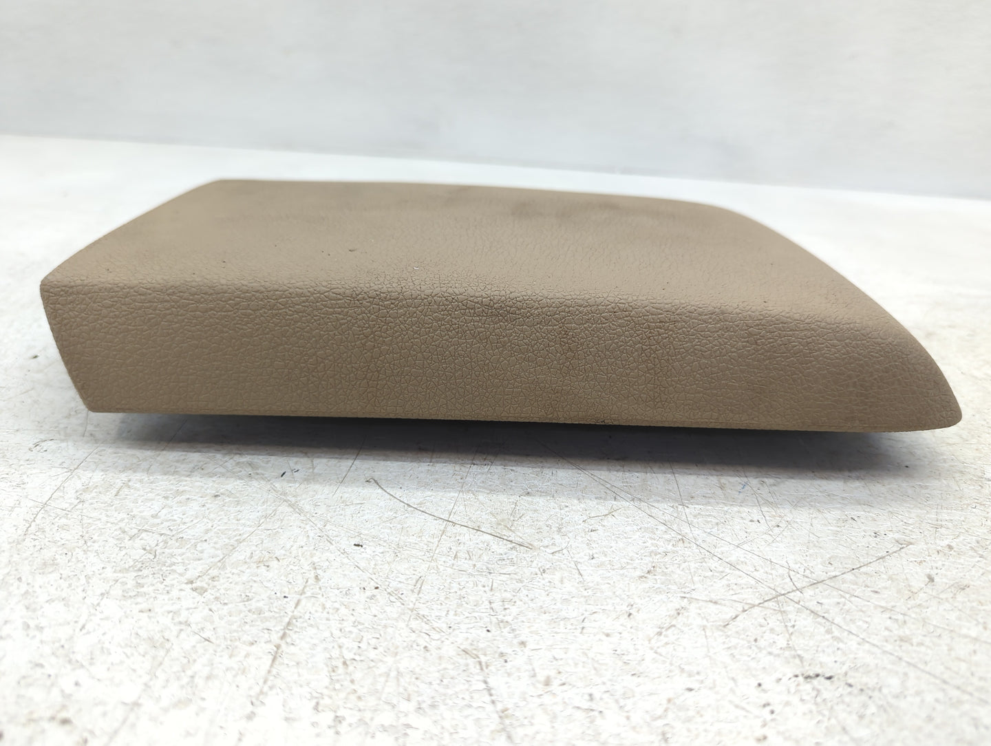 2007 Ford Explorer Center Console Armrest Cover Lid Fits OEM Used Auto Parts - Oemusedautoparts1.com