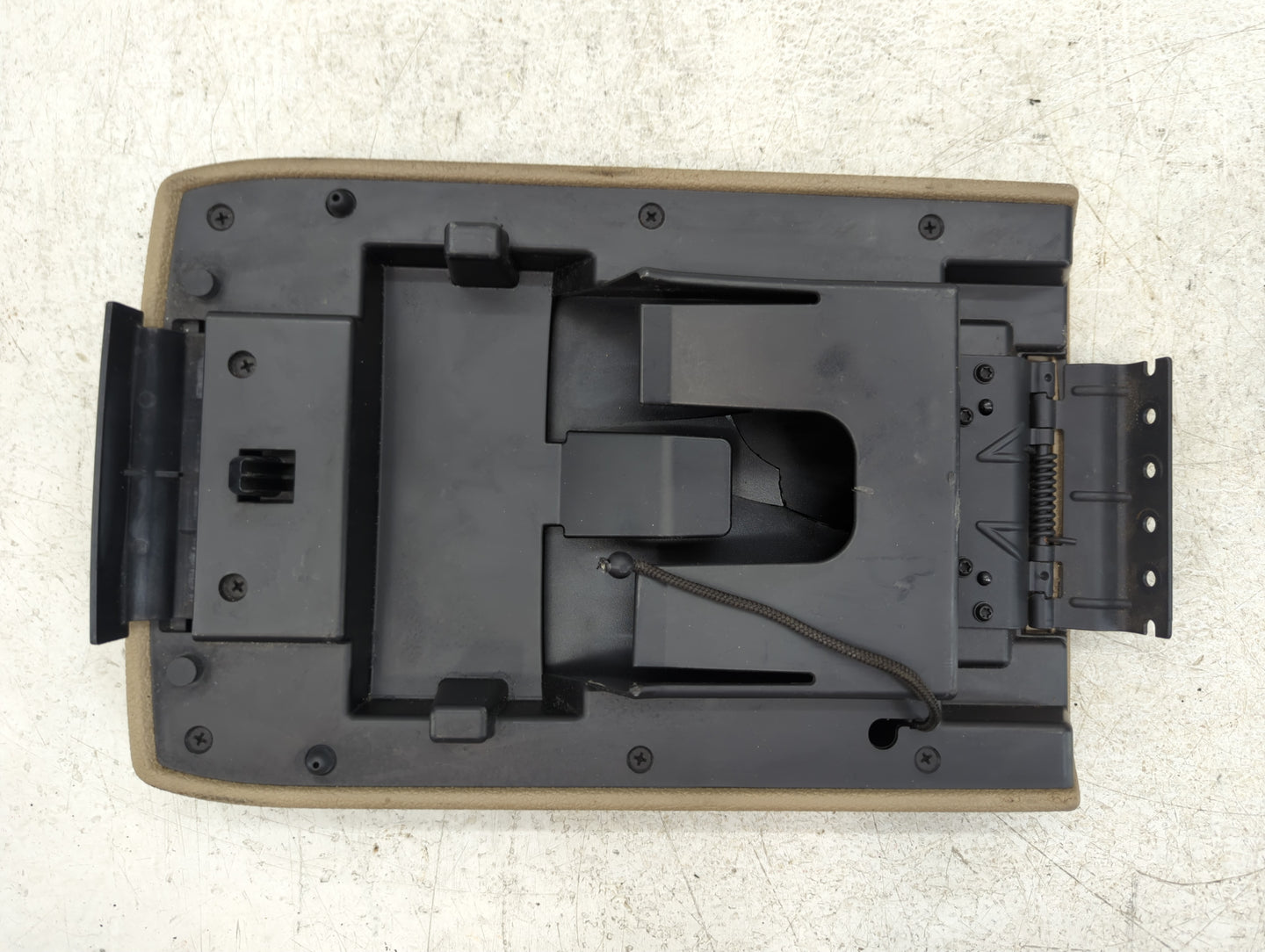2007 Ford Explorer Center Console Armrest Cover Lid Fits OEM Used Auto Parts - Oemusedautoparts1.com