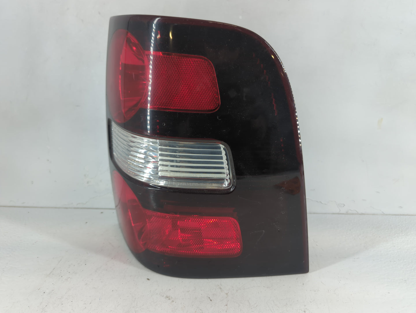 2007 Ford Explorer Tail Light Assembly Passenger Right OEM P/N:612X-13440-C Fits OEM Used Auto Parts - Oemusedautoparts1.com