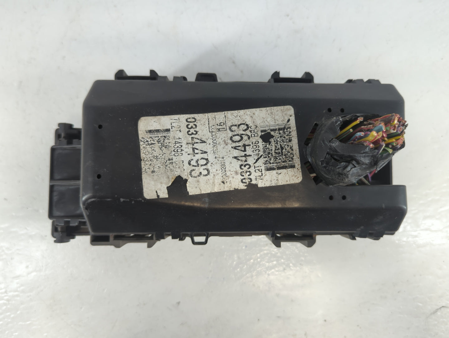 2007 Ford Explorer Fusebox Fuse Box Panel Relay Module Fits OEM Used Auto Parts - Oemusedautoparts1.com