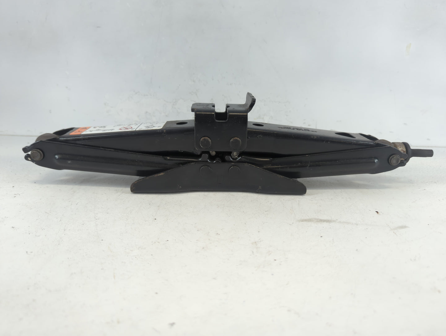 2007 Ford Explorer Spare Scissor Car Jack 940512 - Oemusedautoparts1.com