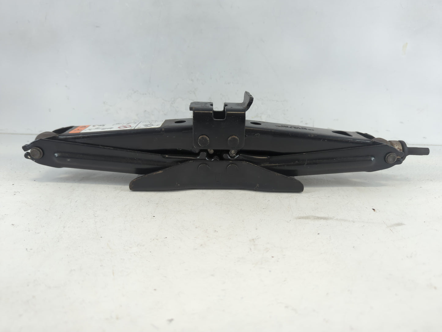 2007 Ford Explorer Spare Scissor Car Jack 940512 - Oemusedautoparts1.com
