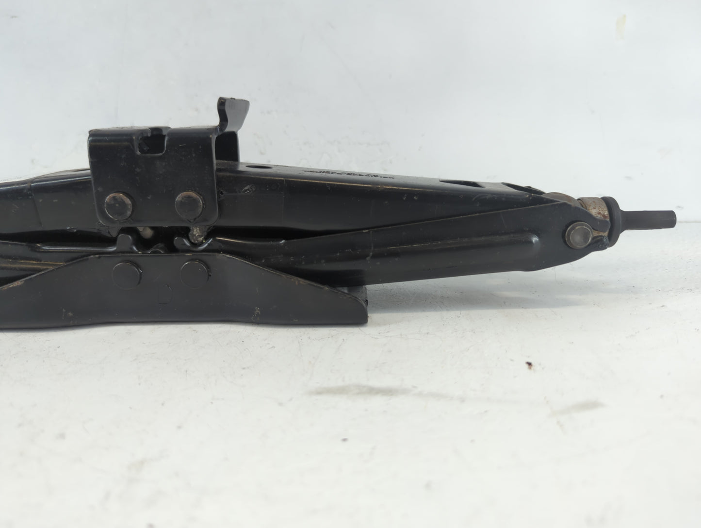 2007 Ford Explorer Spare Scissor Car Jack 940512 - Oemusedautoparts1.com