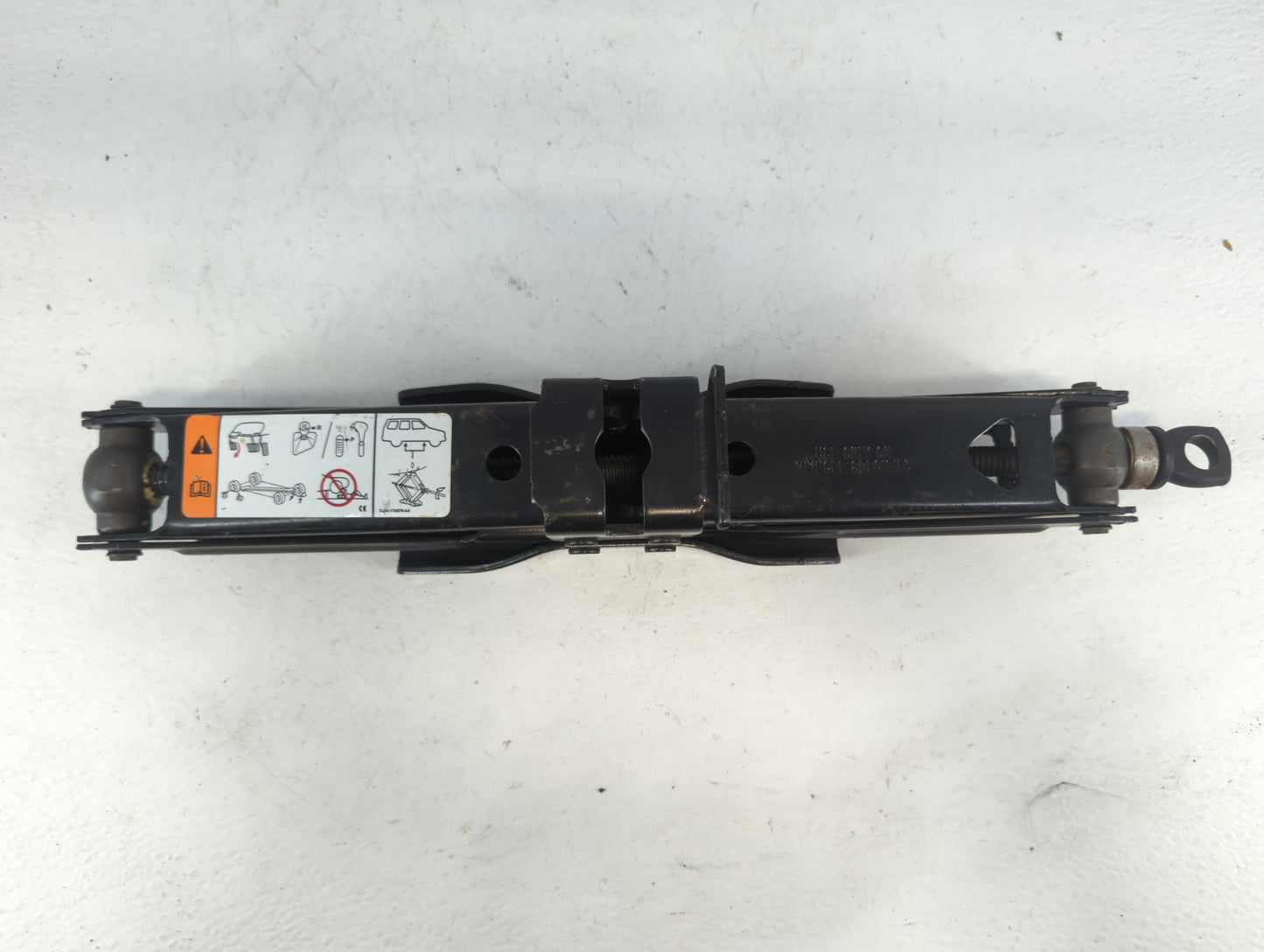 2007 Ford Explorer Spare Scissor Car Jack 940512 - Oemusedautoparts1.com