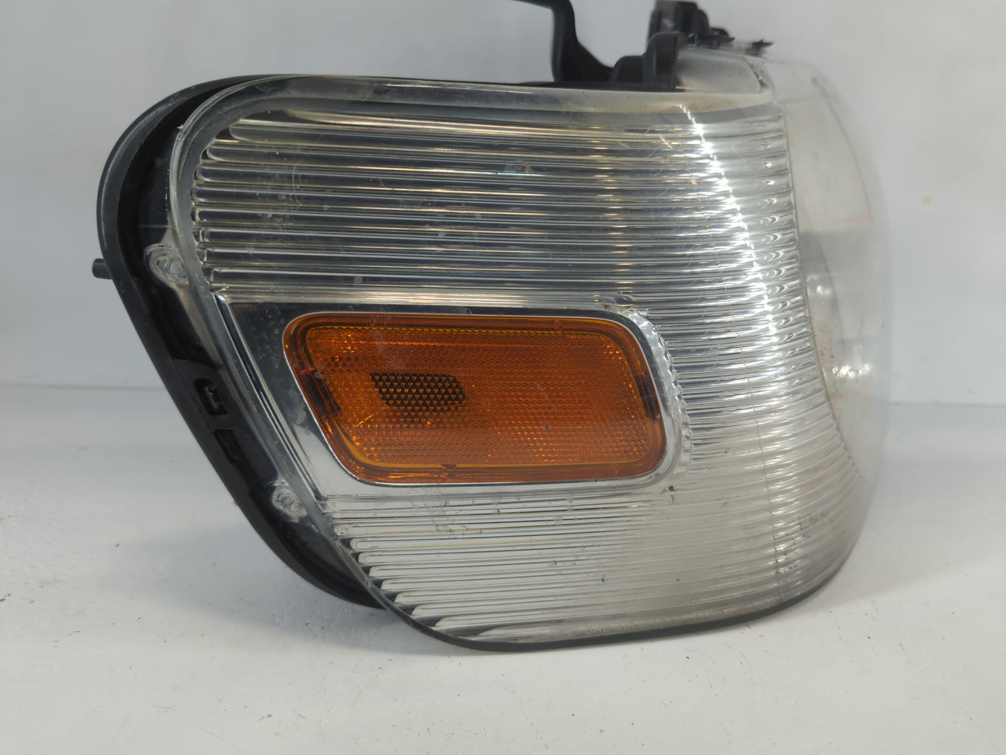 2006-2007 Ford Explorer Passenger Right Oem Front Light Lamp - Oemusedautoparts1.com
