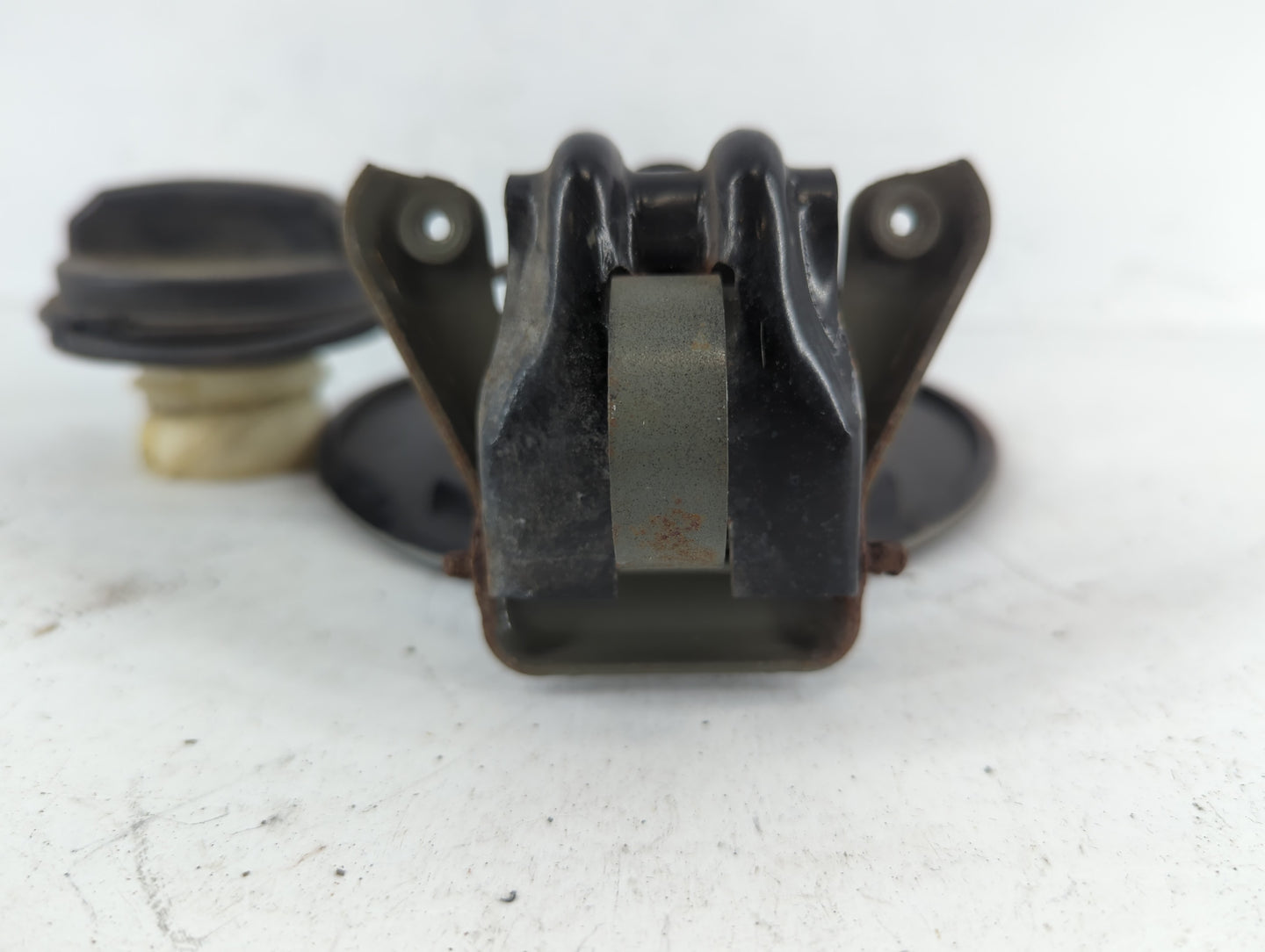 2007 Ford Explorer Fuel Tank Door Lid Gas Tank Black - Oemusedautoparts1.com